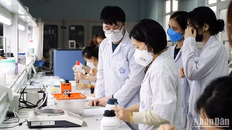 Đại học Quốc gia Hà Nội là cơ sở giáo dục đại học duy nhất ở Việt Nam được THE công nhận về khả năng nghiên cứu giáo dục.