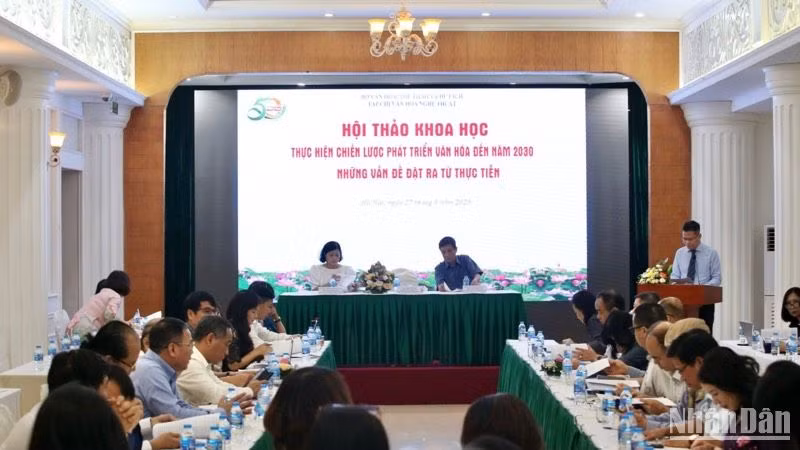 Toàn cảnh Hội thảo khoa học “Thực hiện Chiến lược phát triển văn hóa đến năm 2030-Những vấn đề đặt ra từ thực tiễn”.