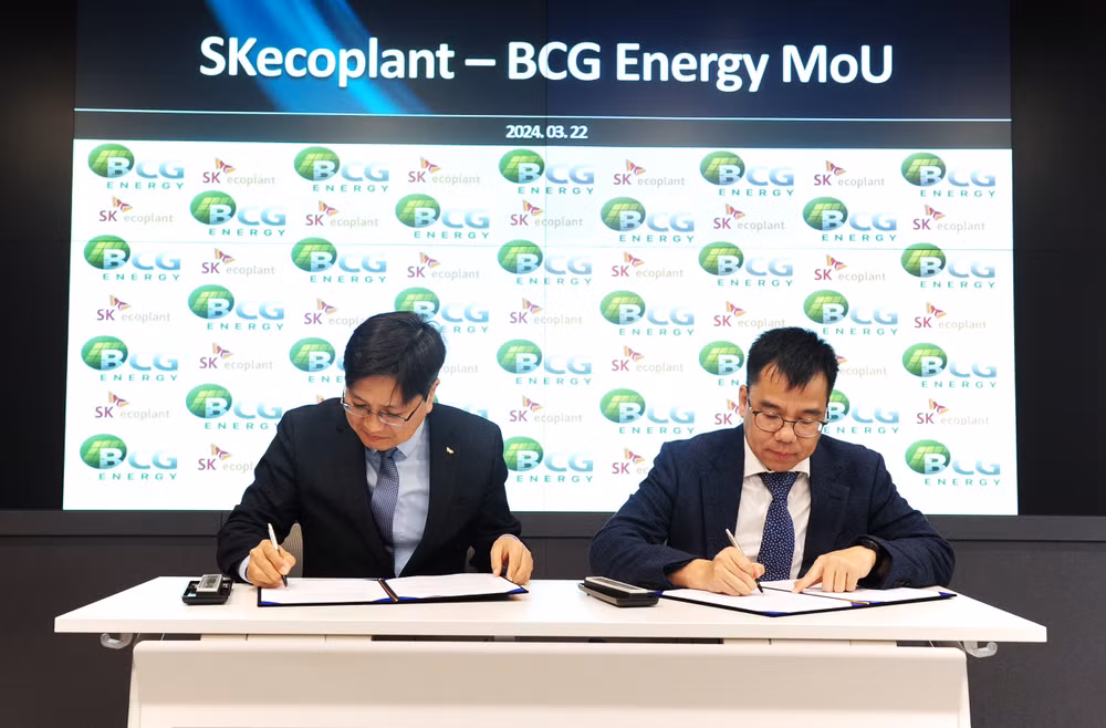 SK Ecoplant và BCG Energy đặt mục tiêu thực hiện các dự án điện mặt trời áp mái cho nhóm khách hàng là các doanh nghiệp Hàn Quốc đang sản xuất kinh doanh tại Việt Nam. SK Ecoplant và BCG Energy đặt mục tiêu thực hiện các dự án điện mặt trời áp mái cho nhóm khách hàng là các doanh nghiệp Hàn Quốc đang sản xuất kinh doanh tại Việt Nam.