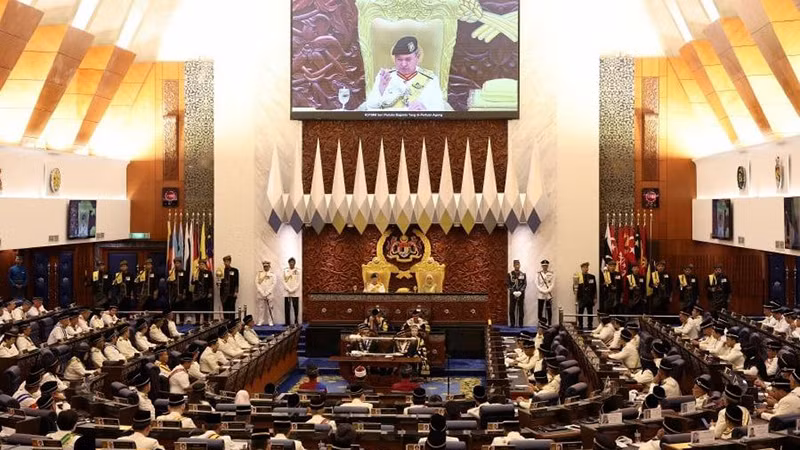 Quốc vương Sultan Ibrahim phát biểu tại Quốc hội Malaysia. (Ảnh Bernama) 