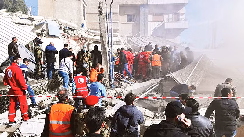 Hiện trường vụ không kích ở thủ đô Damas của Syria. (Ảnh TÂN HOA XÃ) 
