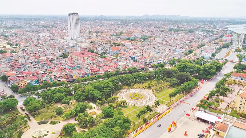 Toàn cảnh đô thị trung tâm thành phố Phủ Lý. (Ảnh Lương Biển) 