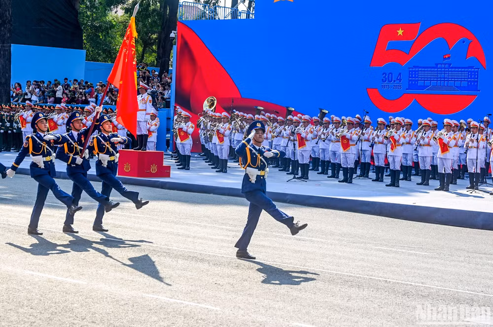 Khối sĩ quan Cảnh sát biển.