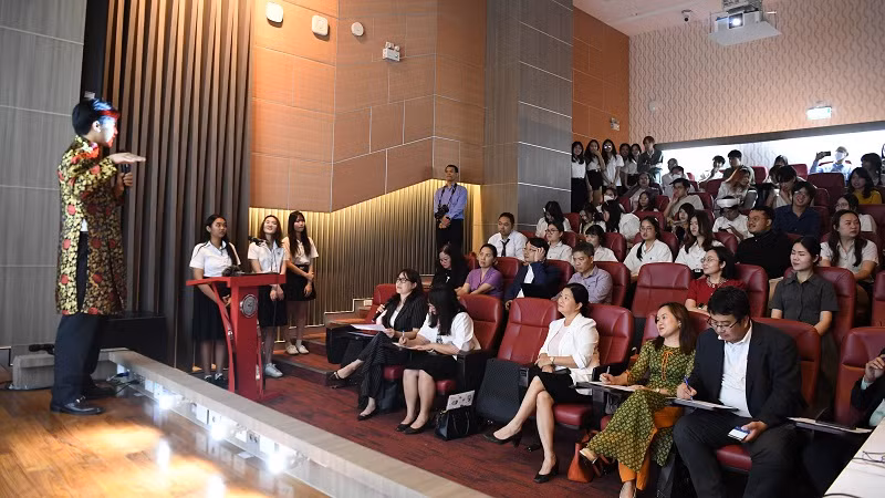 Vòng chung kết cuộc thi được tổ chức theo hình thức trực tiếp tại Đại học Srinakharinwirot. Vòng chung kết cuộc thi được tổ chức theo hình thức trực tiếp tại Đại học Srinakharinwirot.