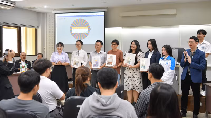 Nhiều trò chơi, hoạt động được tổ chức trong khuôn khổ chương trình nhằm tăng cường sự kết nối giữa các thành viên trong Hội Sinh viên Việt Nam tại Thái Lan. Nhiều trò chơi, hoạt động được tổ chức trong khuôn khổ chương trình nhằm tăng cường sự kết nối giữa các thành viên trong Hội Sinh viên Việt Nam tại Thái Lan.