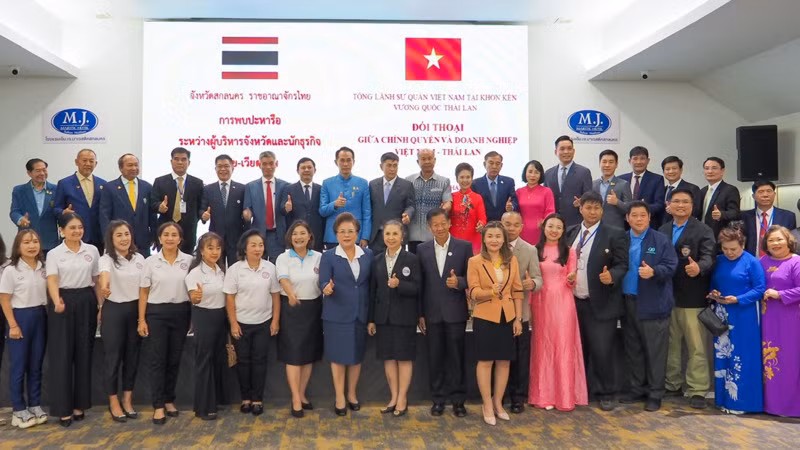 Các đại biểu tham dự chương trình Đối thoại giữa chính quyền và doanh nghiệp Việt Nam-Thái Lan. Ảnh: CTV Các đại biểu tham dự chương trình Đối thoại giữa chính quyền và doanh nghiệp Việt Nam-Thái Lan. Ảnh: CTV