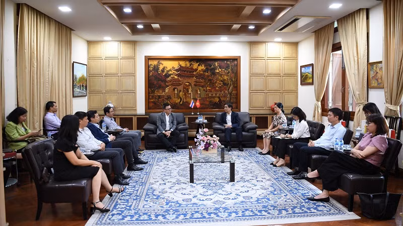 Đoàn đại biểu VJA làm việc với Đại sứ quán Việt Nam tại Thái Lan. Đoàn đại biểu VJA làm việc với Đại sứ quán Việt Nam tại Thái Lan.