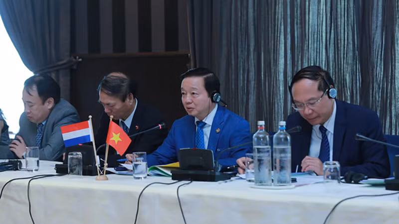 Phó Thủ tướng Trần Hồng Hà mong muốn Hà Lan hỗ trợ Việt Nam trong thực hiện chuyển đổi xanh, năng lượng tái tạo, quản lý tài nguyên nước và ứng phó biến đổi khí hậu. (Ảnh: VGP)