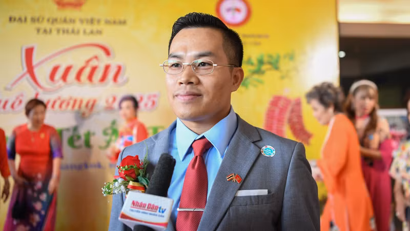 Anh Nguyễn Minh Đông, kiều bào tại Bangkok. Anh Nguyễn Minh Đông, kiều bào tại Bangkok.