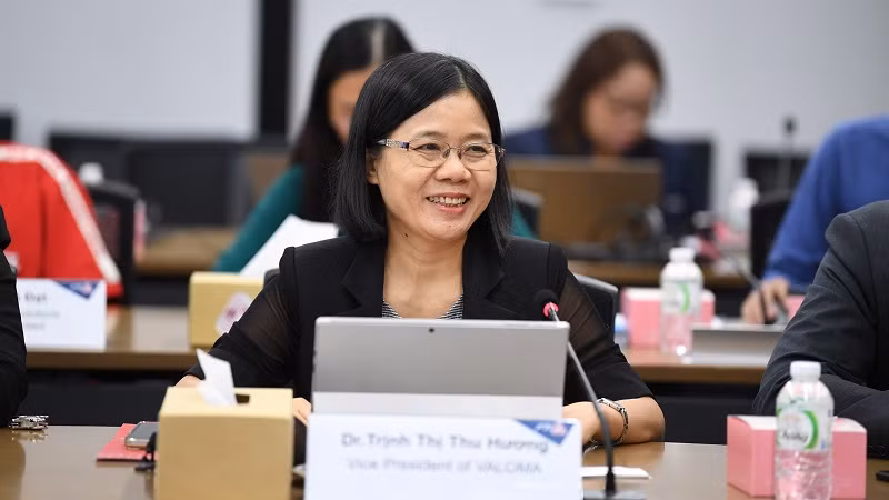 PGS, TS Trịnh Thị Thu Hương, Phó Chủ tịch VALOMA. PGS, TS Trịnh Thị Thu Hương, Phó Chủ tịch VALOMA.