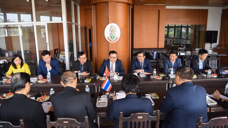 Hai bên thảo luận nhiều vấn đề cụ thể nhằm tăng cường hợp tác truyền thông giữa hai nước. Hai bên thảo luận nhiều vấn đề cụ thể nhằm tăng cường hợp tác truyền thông giữa hai nước.