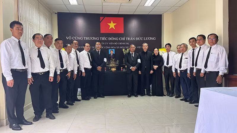 Lễ viếng nguyên Chủ tịch nước Trần Đức Lương tại Tổng Lãnh sự quán Việt Nam tại Battambang.