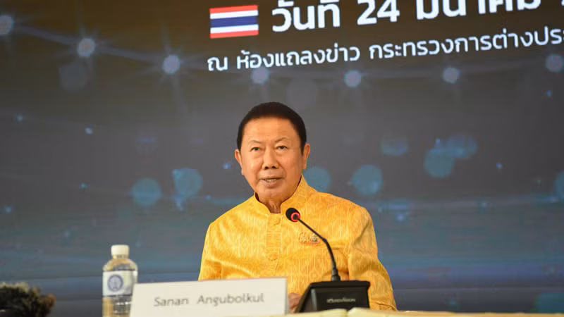 Chủ tịch Hội Hữu nghị Thái-Việt Sanan Angubolkul. Chủ tịch Hội Hữu nghị Thái-Việt Sanan Angubolkul.