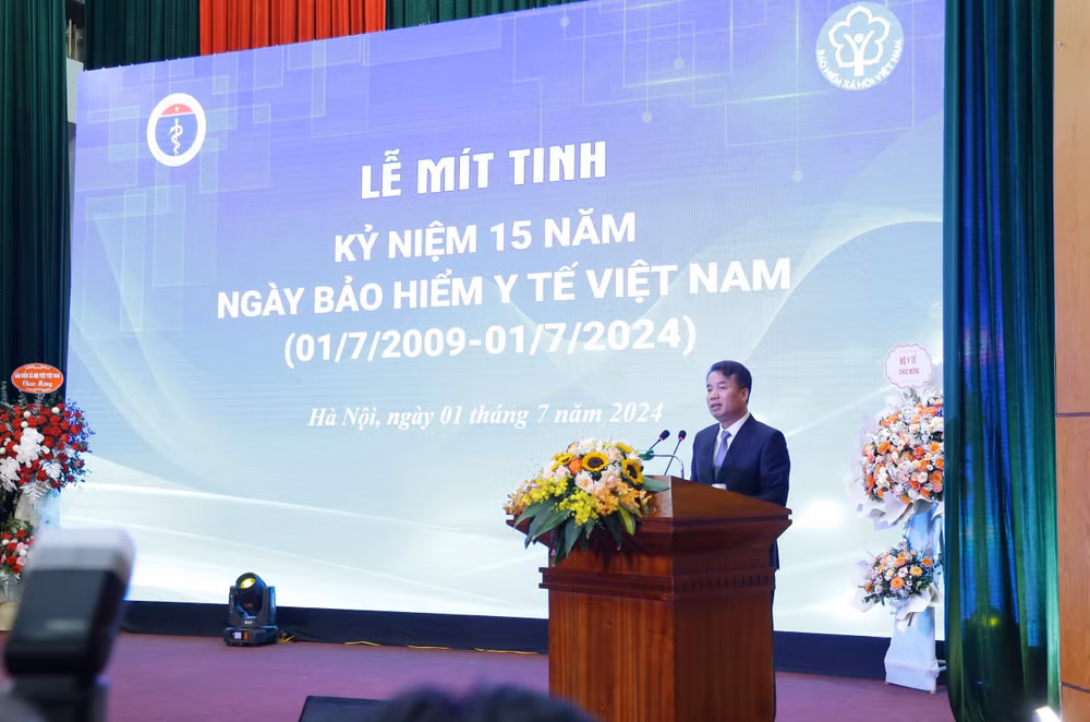 Tổng Giám đốc Bảo hiểm Xã hội Việt Nam Nguyễn Thế Mạnh phát biểu tại Lễ mít-tinh kỷ niệm 15 năm Ngày Bảo hiểm y tế Việt Nam.