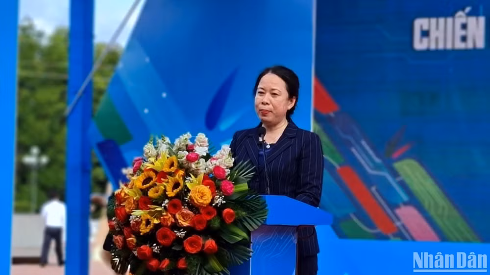 Phó Chủ tịch nước Võ Thị Ánh Xuân phát biểu chỉ đạo tại lễ ra quân “Chiến dịch Thanh niên tình nguyện Hè 2023”. Phó Chủ tịch nước Võ Thị Ánh Xuân phát biểu chỉ đạo tại lễ ra quân “Chiến dịch Thanh niên tình nguyện Hè 2023”.