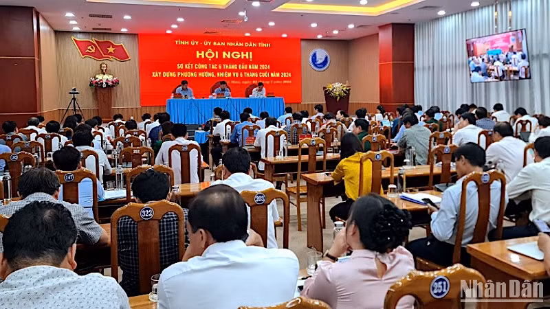 Hội nghị trực tuyến tại Cà Mau triển khai phương hướng, nhiệm vụ, giải pháp 6 tháng còn lại của năm 2024.