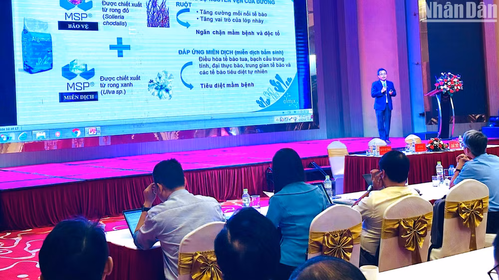 Chia sẻ của chuyên gia tại hội thảo liên quan đến giải pháp công nghệ giúp giảm giá thành trong nuôi tôm thâm canh.
