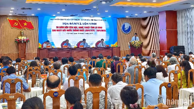 Quang cảnh buổi Tọa đàm tại Cà Mau chiều 29/4.