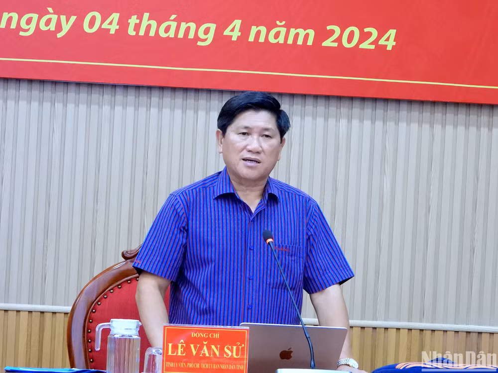 Phó Chủ tịch Ủy ban nhân dân tỉnh Cà Mau phát động lời kêu gọi chung tay bảo vệ nguồn lợi thủy sản, tiến tới “nói không với khai thác tận diệt”, “nói không với xung điện, kích điện”.
