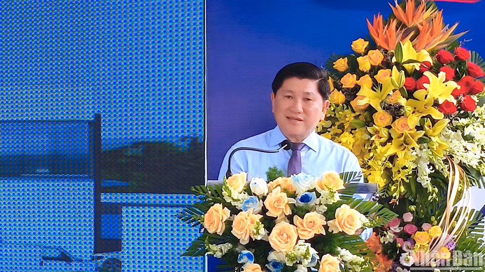 Phó Chủ tịch Ủy ban nhân dân tỉnh Cà Mau Lê Văn Sử phát biểu tại buổi lễ.
