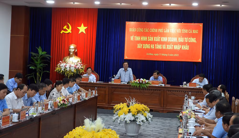Đoàn công tác của Chính phủ do Bộ trưởng Lê Minh Hoan làm Trưởng đoàn làm việc với tỉnh Cà Mau vào sáng 11/5.