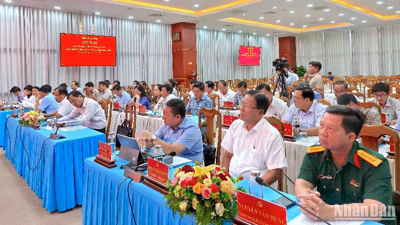 Đại biểu Ban chấp hành Đảng bộ tỉnh Cà Mau tham dự hội nghị.