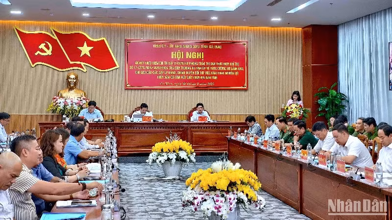 Quang cảnh hội nghị sơ kết chỉ thị đặc thù tại Cà Mau vào chiều 28/3.