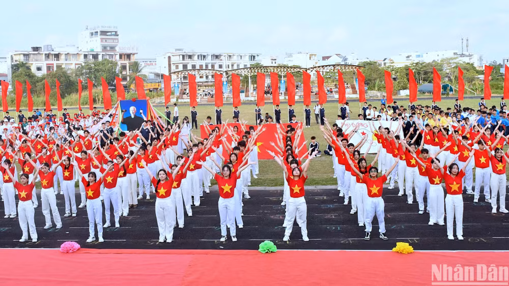 Biểu diễn dân vũ chào mừng Hội khỏe Phù Đổng tỉnh Cà Mau lần thứ 13 năm 2024. Biểu diễn dân vũ chào mừng Hội khỏe Phù Đổng tỉnh Cà Mau lần thứ 13 năm 2024.