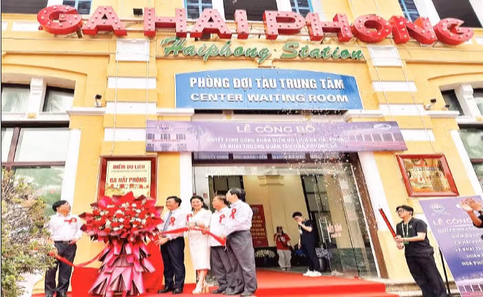 Ga Hải Phòng trở thành điểm du lịch.