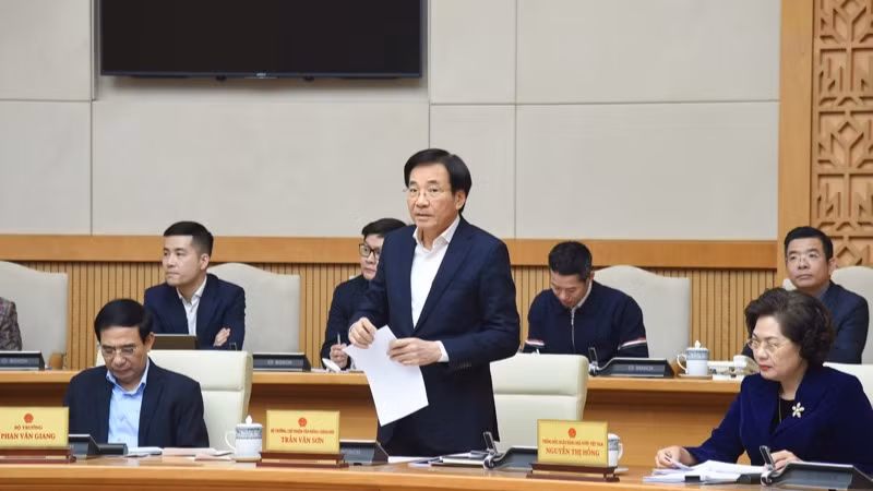 Bộ trưởng, Chủ nhiệm Văn phòng Chính phủ Trần Văn Sơn phát biểu ý kiến tại phiên họp. (Ảnh: TRẦN HẢI) Bộ trưởng, Chủ nhiệm Văn phòng Chính phủ Trần Văn Sơn phát biểu ý kiến tại phiên họp. (Ảnh: TRẦN HẢI)