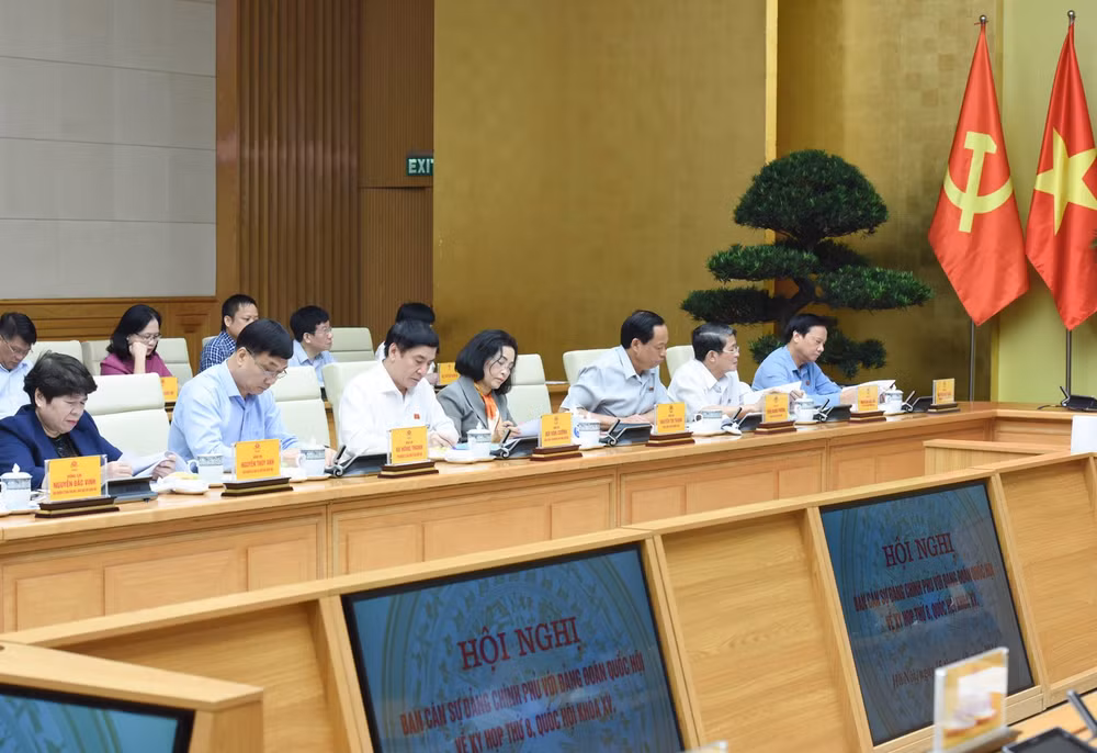 Các đồng chí Ủy viên Đảng đoàn Quốc hội tham dự Hội nghị. (Ảnh: Trần Hải)