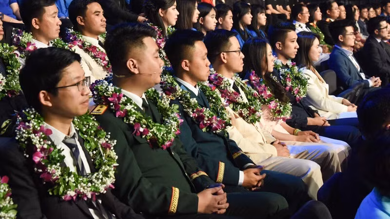 Các Gương mặt trẻ Việt Nam tiêu biểu tham dự sự kiện (Ảnh: TRẦN HẢI). Các Gương mặt trẻ Việt Nam tiêu biểu tham dự sự kiện (Ảnh: TRẦN HẢI).