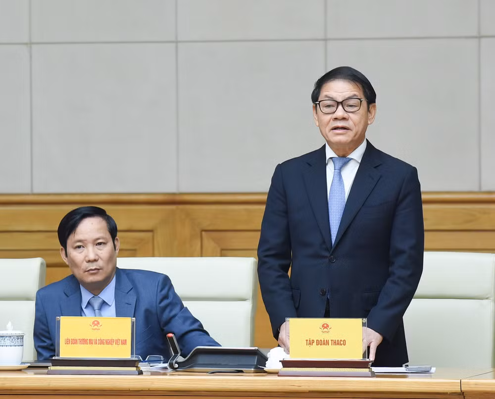Chủ tịch HĐQT Tập đoàn THACO Trần Bá Dương phát biểu ý kiến tại Hội nghị. (Ảnh: TRẦN HẢI)