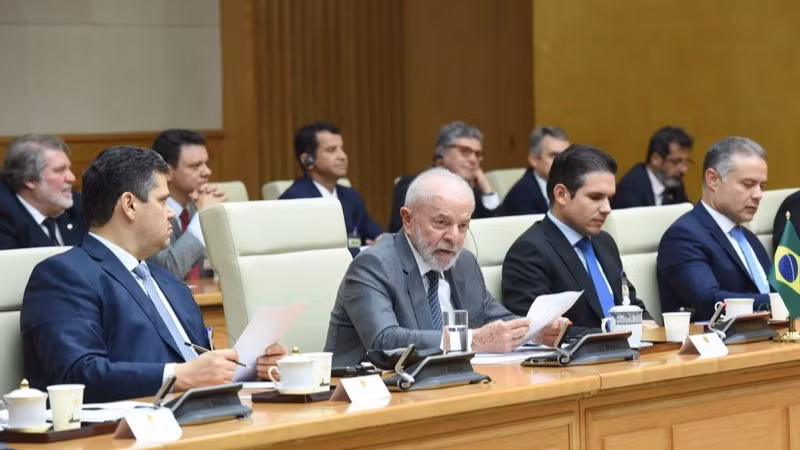 Tổng thống Brazil Luiz Inácio Lula da Silva và các quan chức Brazil. (Ảnh: TRẦN HẢI)