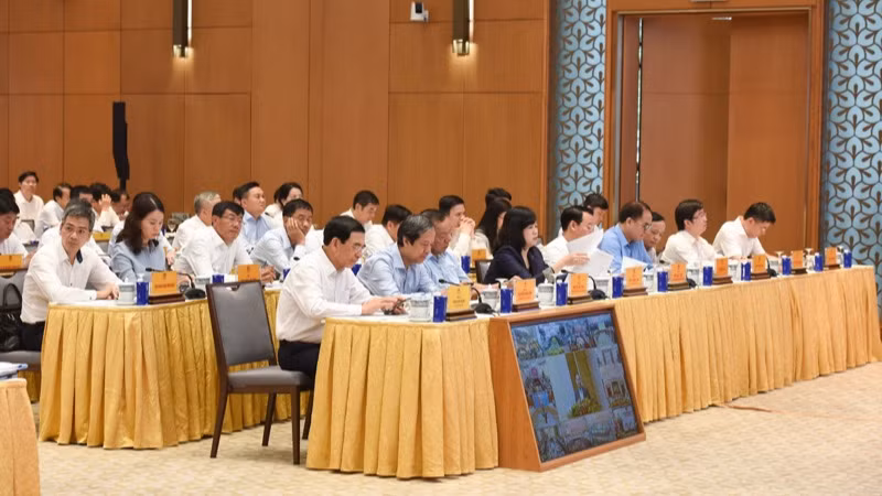 Lãnh đạo các bộ, ngành tham dự hội nghị (Ảnh: TRẦN HẢI).