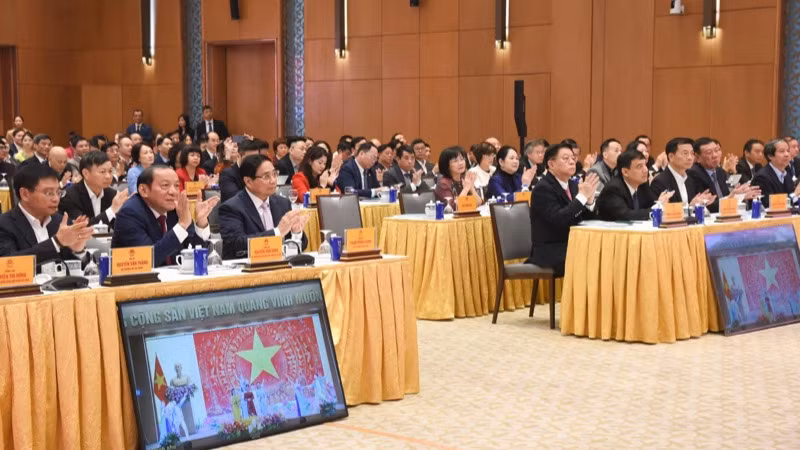 Thủ tướng Phạm Minh Chính và các đại biểu tham dự Hội nghị. (Ảnh: TRẦN HẢI) Thủ tướng Phạm Minh Chính và các đại biểu tham dự Hội nghị. (Ảnh: TRẦN HẢI)