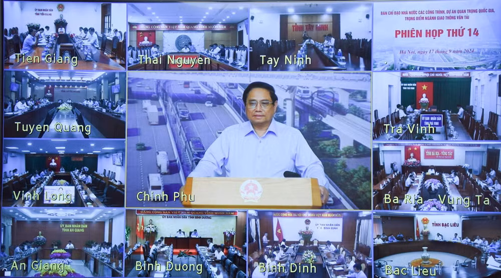 Phiên họp được truyền trực tuyến tới điểm cầu 44 tỉnh, thành phố trực thuộc Trung ương có các dự án giao thông trọng điểm. (Ảnh: TRẦN HẢI) Phiên họp được truyền trực tuyến tới điểm cầu 44 tỉnh, thành phố trực thuộc Trung ương có các dự án giao thông trọng điểm. (Ảnh: TRẦN HẢI)