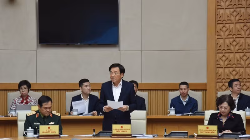 Bộ trưởng, Chủ nhiệm Văn phòng Chính phủ Trần Văn Sơn phát biểu ý kiến tại phiên họp. (Ảnh: TRẦN HẢI)