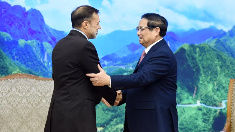 Thủ tướng Phạm Minh Chính và Đại sứ Australia tại Việt Nam Andrew Goledzinowski. (Ảnh: TRẦN HẢI) Thủ tướng Phạm Minh Chính và Đại sứ Australia tại Việt Nam Andrew Goledzinowski. (Ảnh: TRẦN HẢI)
