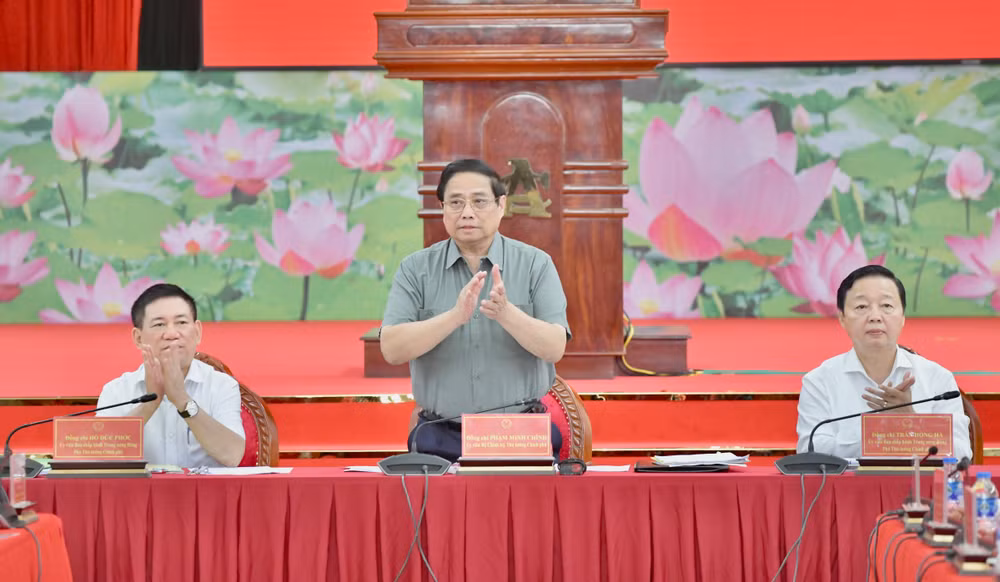 Thủ tướng Phạm Minh Chính chủ trì Hội nghị tháo gỡ khó khăn, vướng mắc và thúc đẩy phát triển hạ tầng giao thông khu vực Đồng bằng sông Cửu Long. (Ảnh: Thanh Giang)