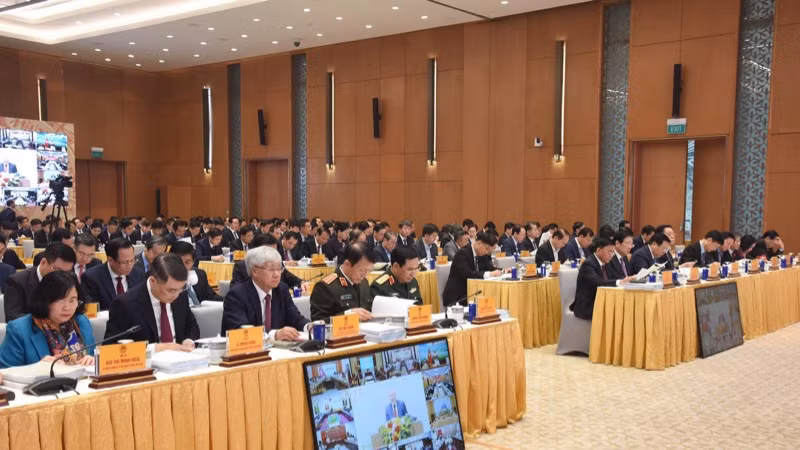 Các đồng chí lãnh đạo Đảng, Nhà nước, các đại biểu tham dự Hội nghị. (Ảnh: TRẦN HẢI)