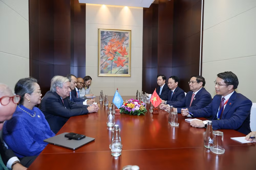 Thủ tướng Chính phủ Phạm Minh Chính gặp Tổng Thư ký Liên hợp quốc António Guterres. (Ảnh: Nhật Bắc/VGP)