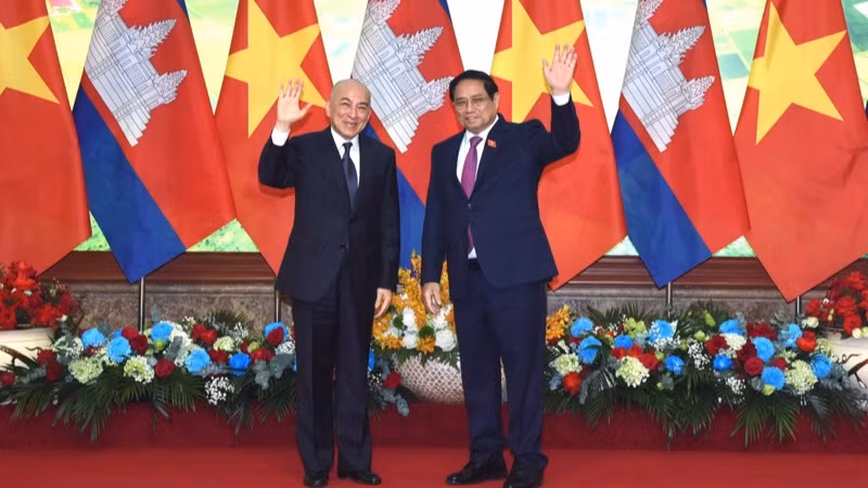 Thủ tướng Chính phủ Phạm Minh Chính và Quốc vương Campuchia Norodom Sihamoni (Ảnh: Trần Hải). Thủ tướng Chính phủ Phạm Minh Chính và Quốc vương Campuchia Norodom Sihamoni (Ảnh: Trần Hải).