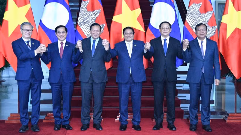 Thủ tướng Phạm Minh Chính với Thủ tướng Lào Sonexay Siphandone, Thủ tướng Campuchia Hun Manet và các Phó Thủ tướng Chính phủ 3 nước. (Ảnh: THANH GIANG)