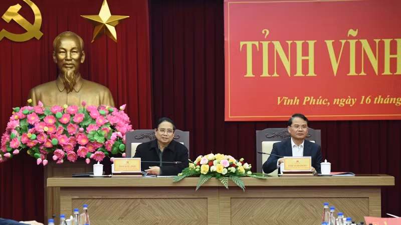 Thủ tướng Phạm Minh Chính yêu cầu tỉnh Vĩnh Phúc nỗ lực cải thiện môi trường đầu tư kinh doanh. Thủ tướng Phạm Minh Chính yêu cầu tỉnh Vĩnh Phúc nỗ lực cải thiện môi trường đầu tư kinh doanh.