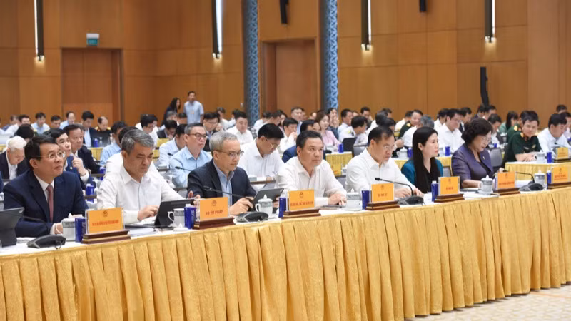 Lãnh đạo các bộ, ngành, đại biểu tham dự hội nghị (Ảnh: TRẦN HẢI).