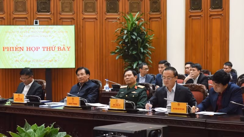 Các thành viên Chính phủ, lãnh đạo các bộ, ngành Trung ương là thành viên Ban Chỉ đạo tham dự Phiên họp. (Ảnh: TRẦN HẢI)