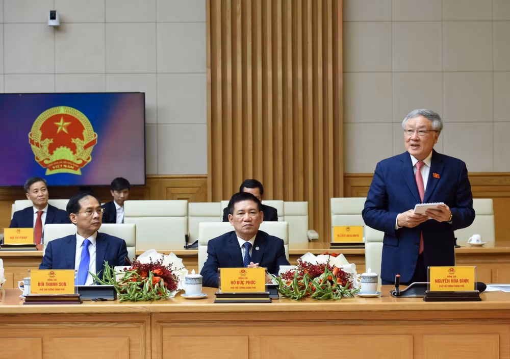 Phó Thủ tướng Chính phủ Nguyễn Hòa Bình phát biểu ý kiến. (Ảnh: TRẦN HẢI) Phó Thủ tướng Chính phủ Nguyễn Hòa Bình phát biểu ý kiến. (Ảnh: TRẦN HẢI)