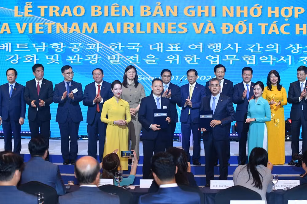 Lễ trao Biên bản ghi nhớ hợp tác giữa Vietnam Airlines với các đối tác Hàn Quốc. (Ảnh: Thanh Giang)