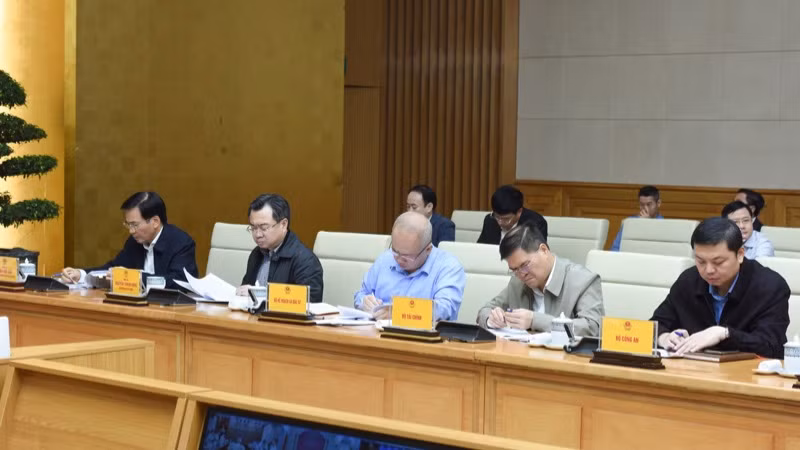 Đại diện lãnh đạo các bộ, ngành là thành viên Ban Chỉ đạo tham dự phiên họp. (Ảnh: TRẦN HẢI)